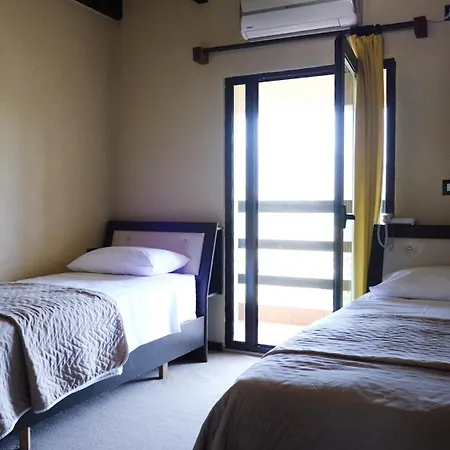 Bruci Hotel 3*