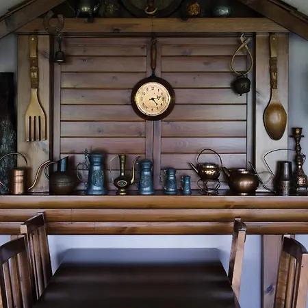 Ξενοδοχείο Bruci 3*